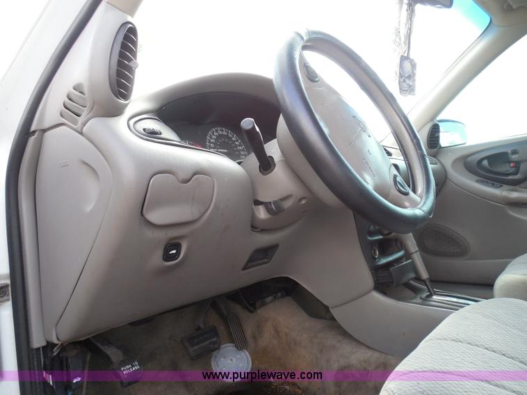 image for item I3362 2000 Chevrolet Malibu