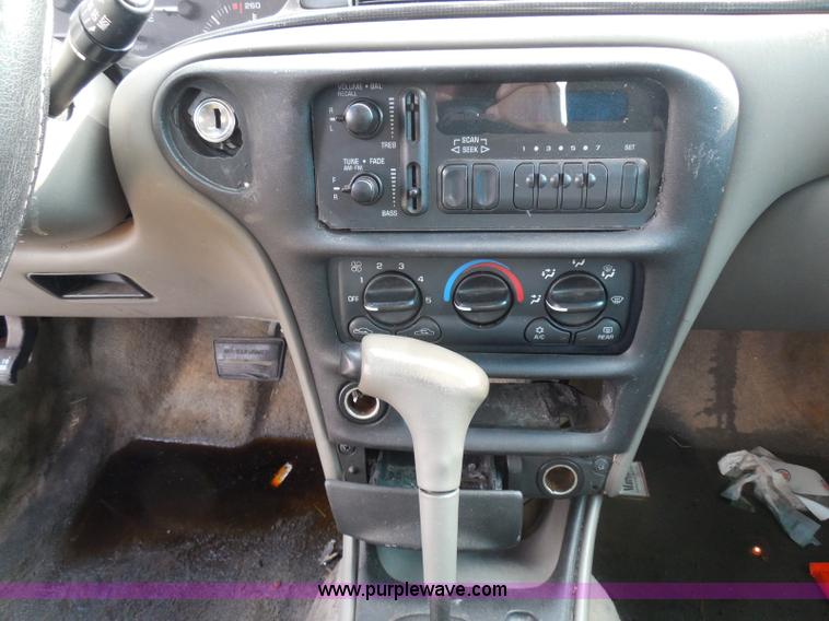 image for item I3362 2000 Chevrolet Malibu