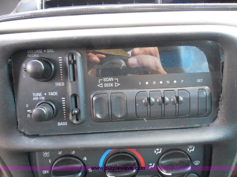 image for item I3362 2000 Chevrolet Malibu