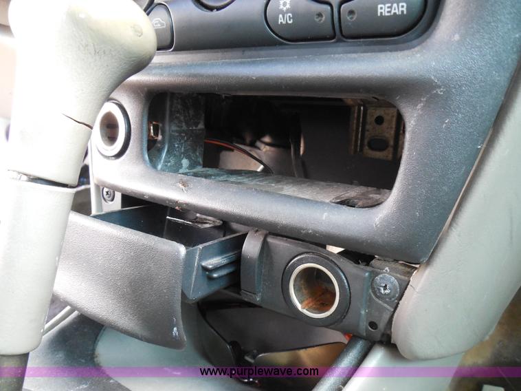 image for item I3362 2000 Chevrolet Malibu