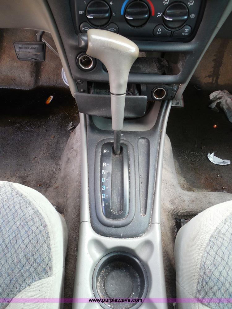 image for item I3362 2000 Chevrolet Malibu