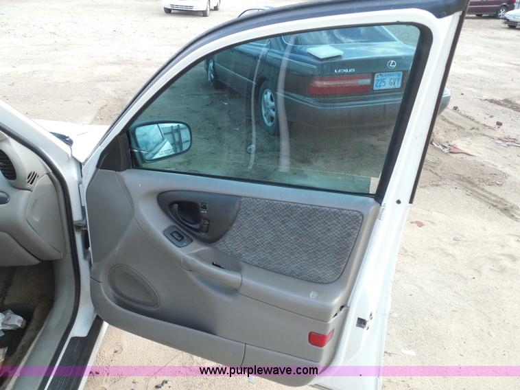 image for item I3362 2000 Chevrolet Malibu