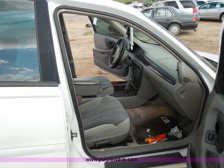 image for item I3362 2000 Chevrolet Malibu