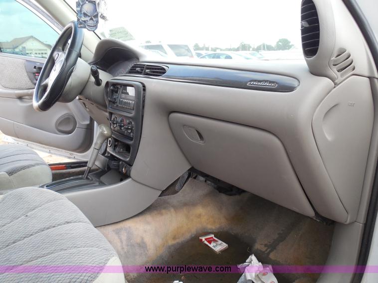 image for item I3362 2000 Chevrolet Malibu