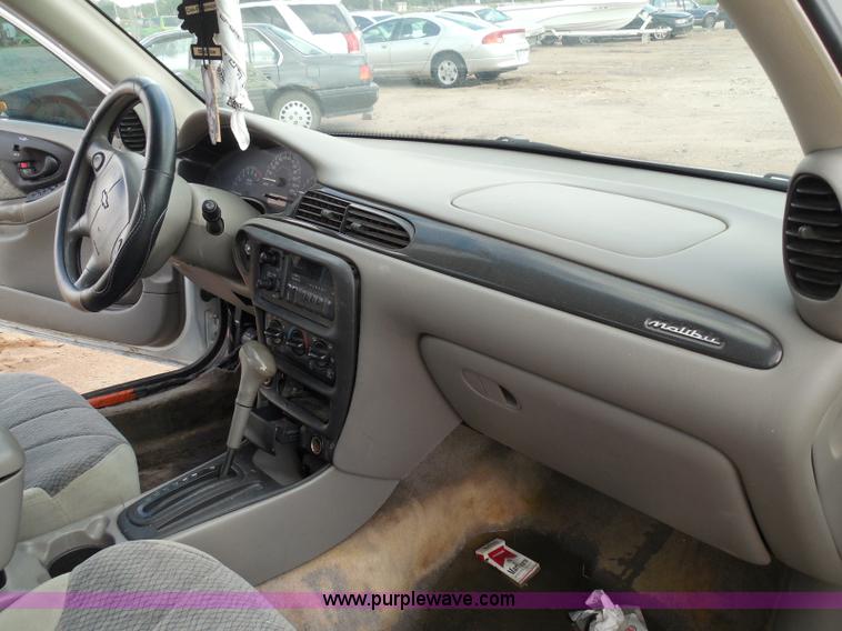 image for item I3362 2000 Chevrolet Malibu