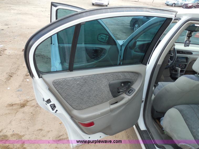 image for item I3362 2000 Chevrolet Malibu