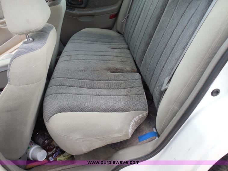 image for item I3362 2000 Chevrolet Malibu