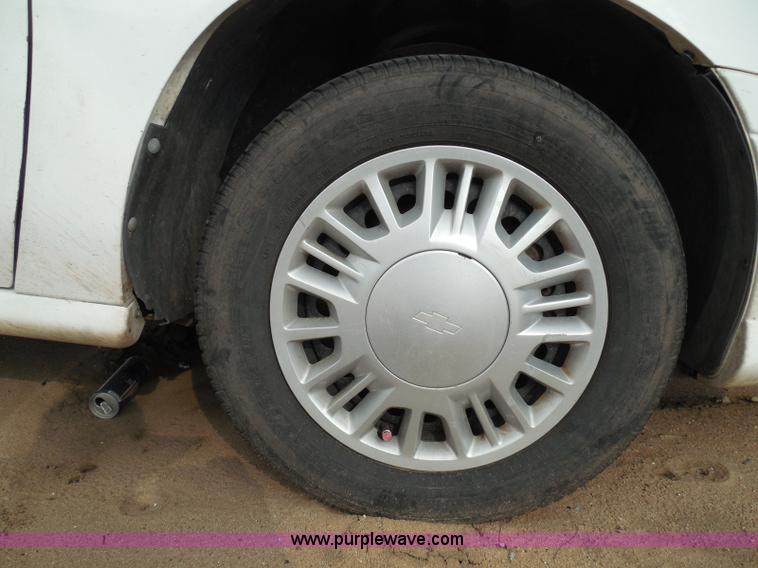 image for item I3362 2000 Chevrolet Malibu