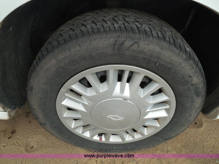 image for item I3362 2000 Chevrolet Malibu