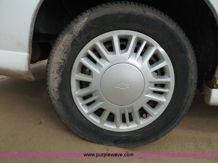 image for item I3362 2000 Chevrolet Malibu