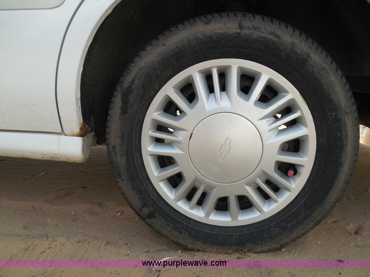 image for item I3362 2000 Chevrolet Malibu