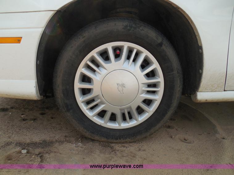 image for item I3362 2000 Chevrolet Malibu