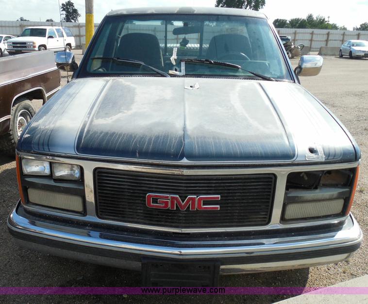 image for item I3363 1988 GMC Sierra 1500 pickup truck