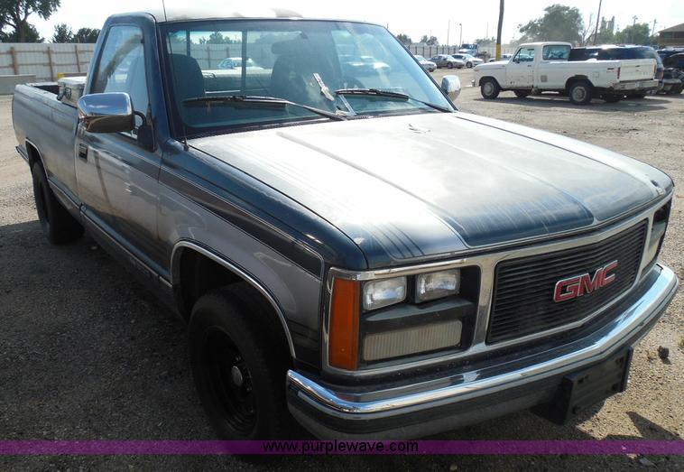image for item I3363 1988 GMC Sierra 1500 pickup truck