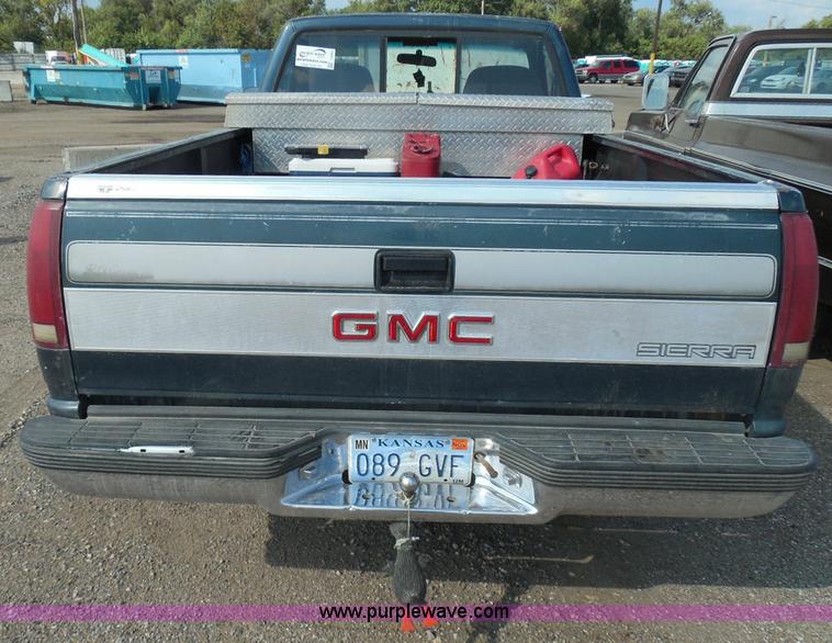 image for item I3363 1988 GMC Sierra 1500 pickup truck