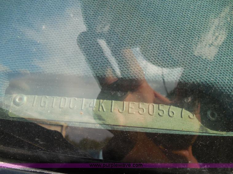 image for item I3363 1988 GMC Sierra 1500 pickup truck