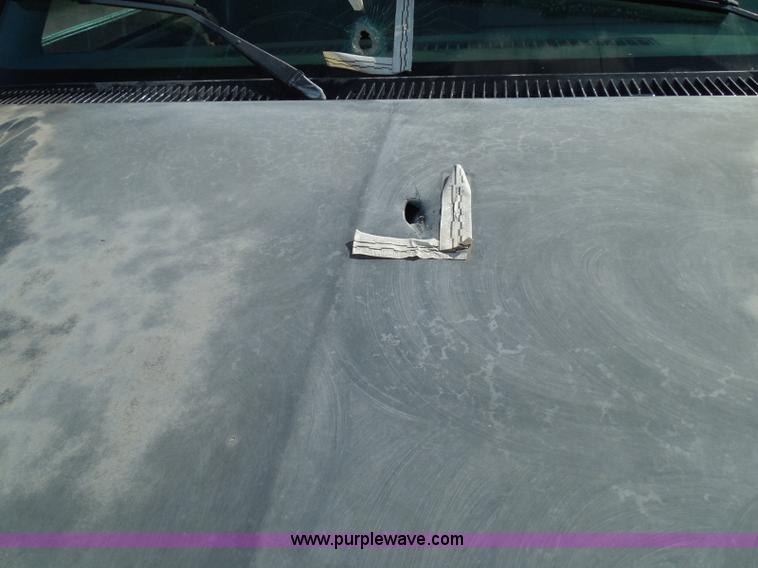 image for item I3363 1988 GMC Sierra 1500 pickup truck