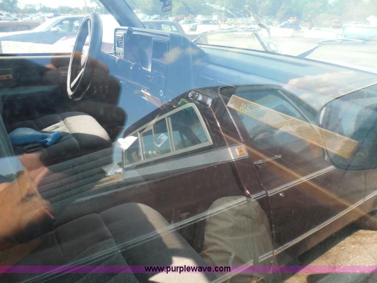 image for item I3363 1988 GMC Sierra 1500 pickup truck