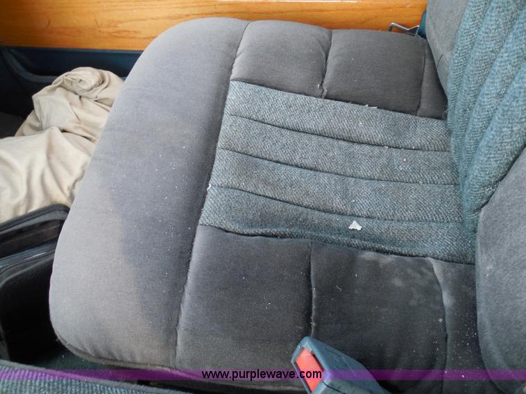 image for item I3363 1988 GMC Sierra 1500 pickup truck