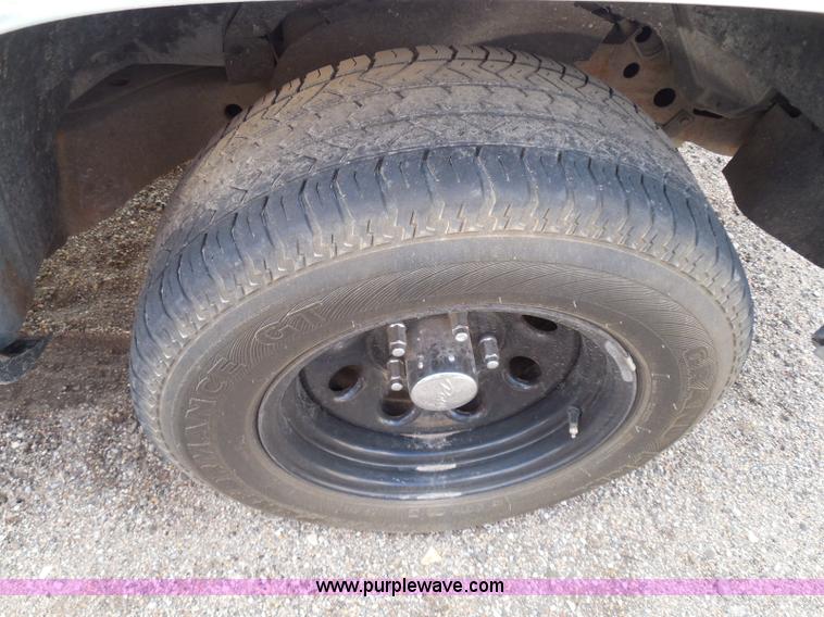 image for item I3363 1988 GMC Sierra 1500 pickup truck