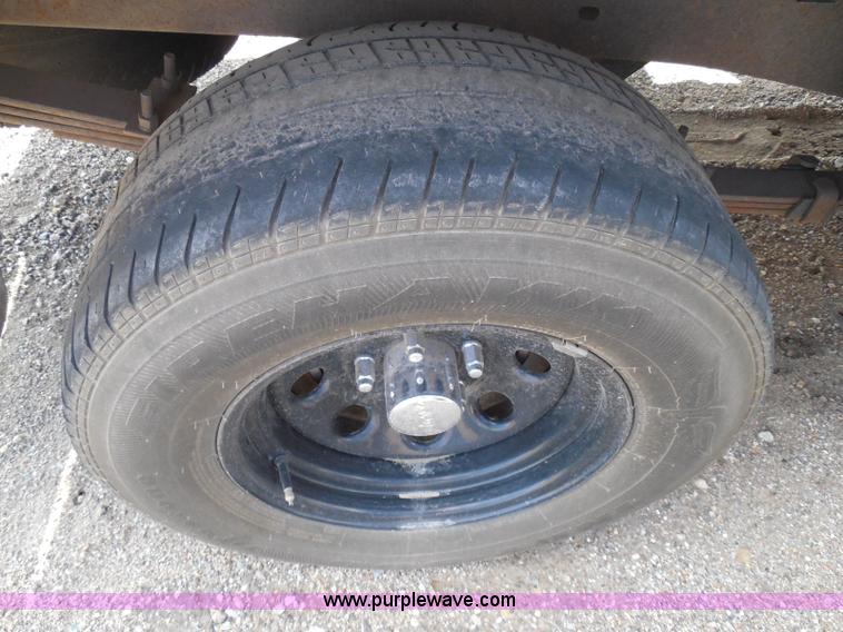 image for item I3363 1988 GMC Sierra 1500 pickup truck