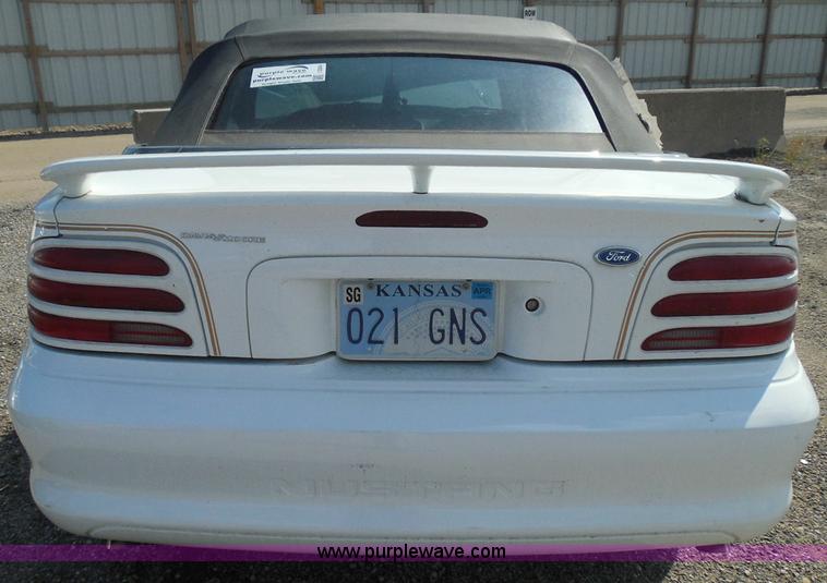 image for item I3364 1995 Ford Mustang convertible