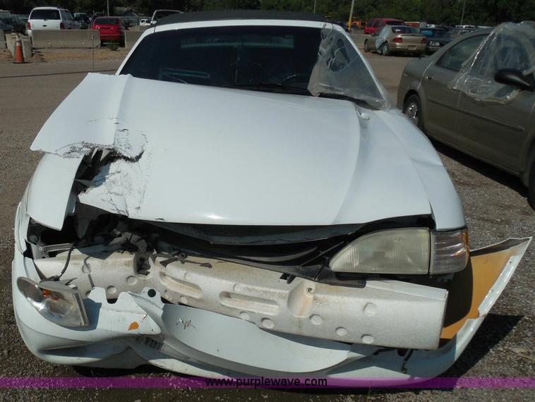 image for item I3364 1995 Ford Mustang convertible