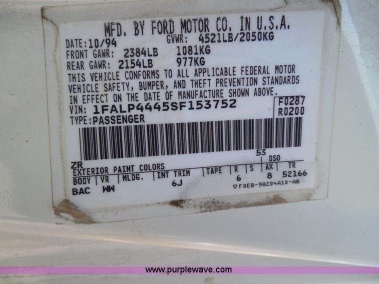 image for item I3364 1995 Ford Mustang convertible