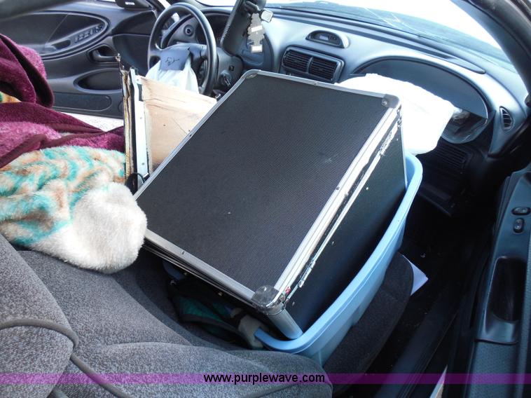 image for item I3364 1995 Ford Mustang convertible