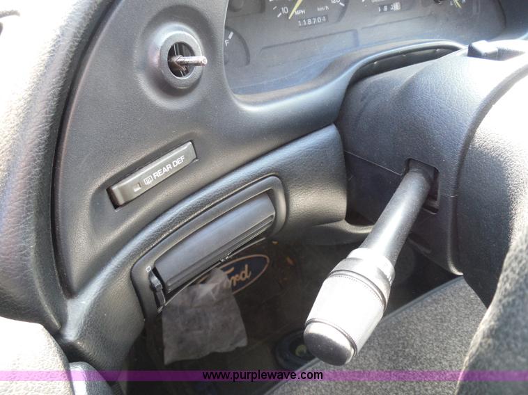 image for item I3364 1995 Ford Mustang convertible