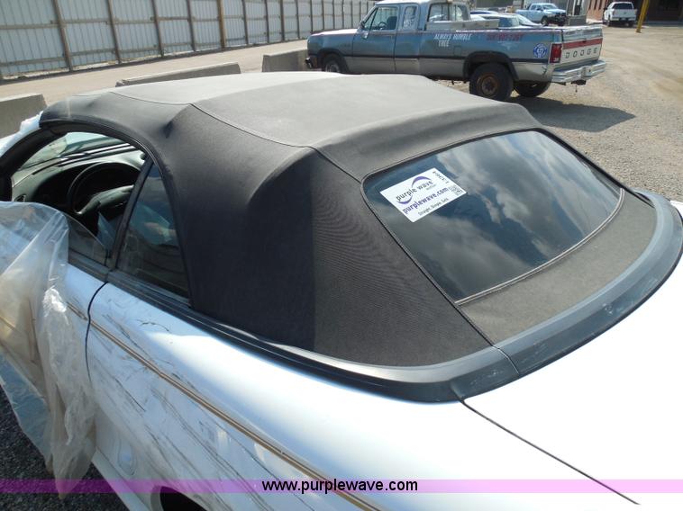 image for item I3364 1995 Ford Mustang convertible