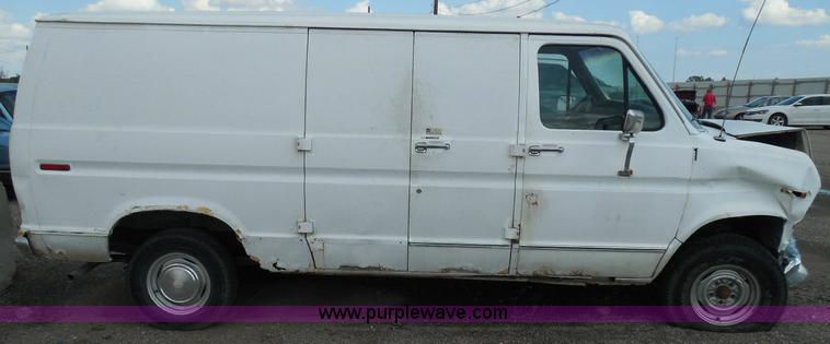 image for item I3365 1989 Ford Econoline E150 cargo van