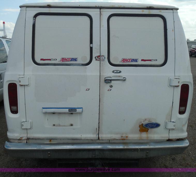 image for item I3365 1989 Ford Econoline E150 cargo van