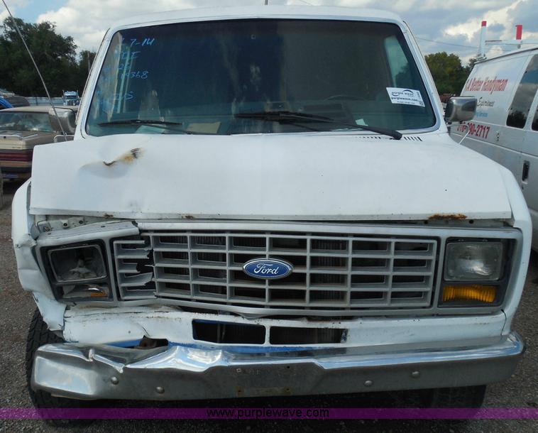image for item I3365 1989 Ford Econoline E150 cargo van