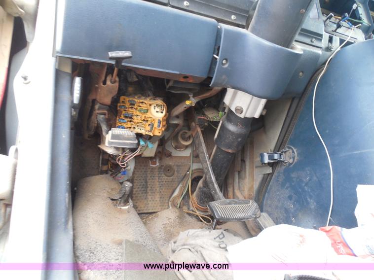 image for item I3365 1989 Ford Econoline E150 cargo van