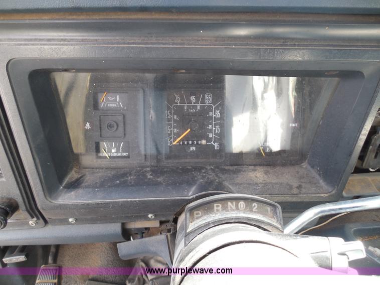 image for item I3365 1989 Ford Econoline E150 cargo van