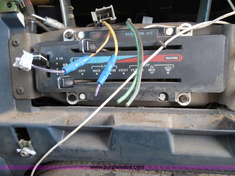 image for item I3365 1989 Ford Econoline E150 cargo van