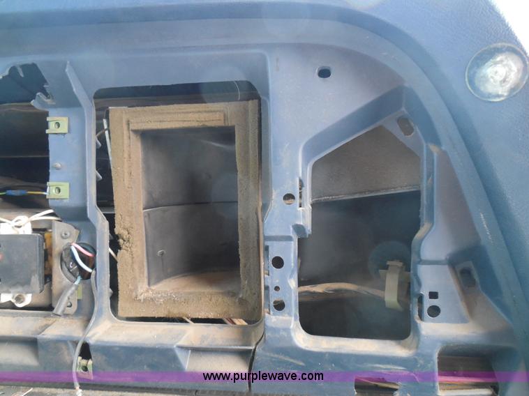 image for item I3365 1989 Ford Econoline E150 cargo van