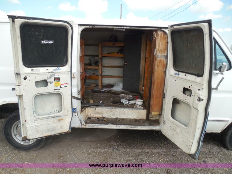 image for item I3365 1989 Ford Econoline E150 cargo van