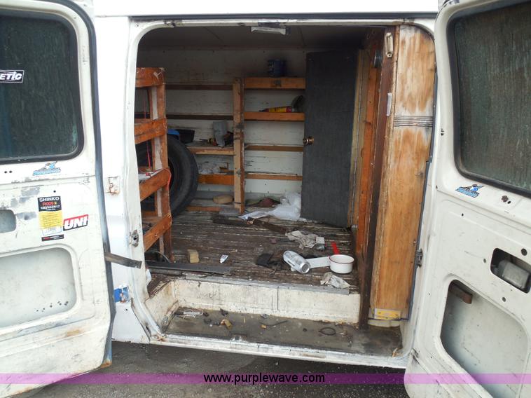 image for item I3365 1989 Ford Econoline E150 cargo van