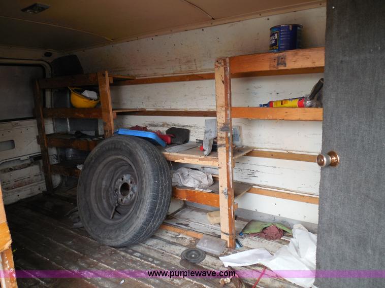 image for item I3365 1989 Ford Econoline E150 cargo van