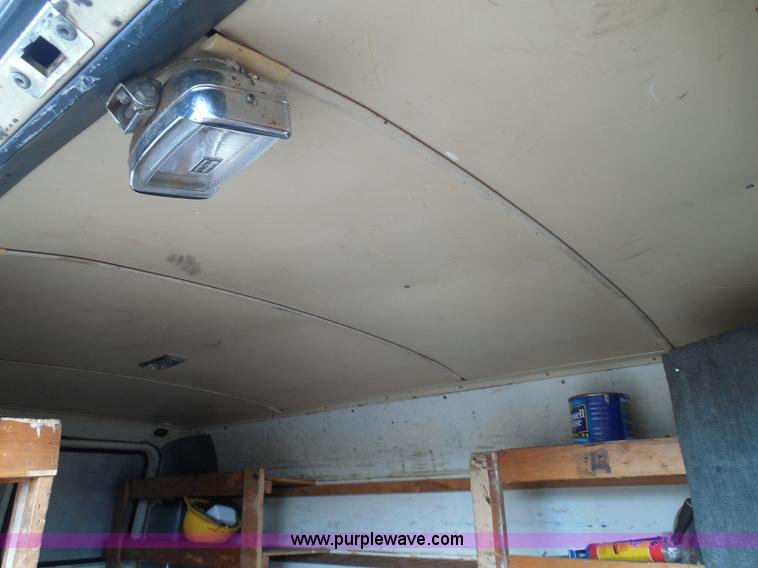 image for item I3365 1989 Ford Econoline E150 cargo van