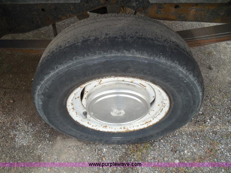 image for item I3365 1989 Ford Econoline E150 cargo van