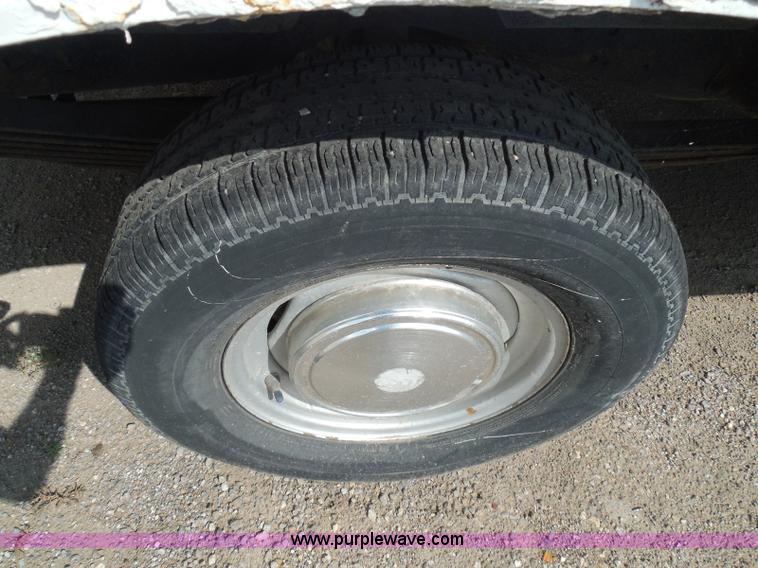 image for item I3365 1989 Ford Econoline E150 cargo van