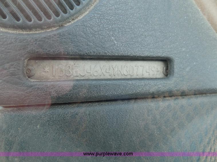 image for item I3366 2000 Dodge Stratus SE