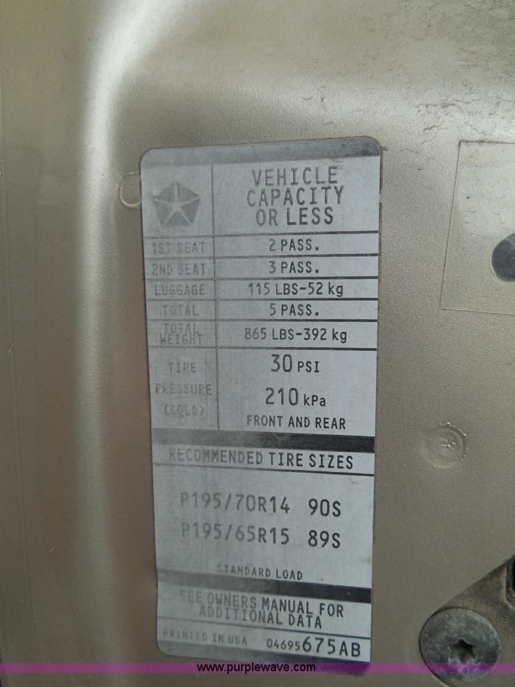 image for item I3366 2000 Dodge Stratus SE