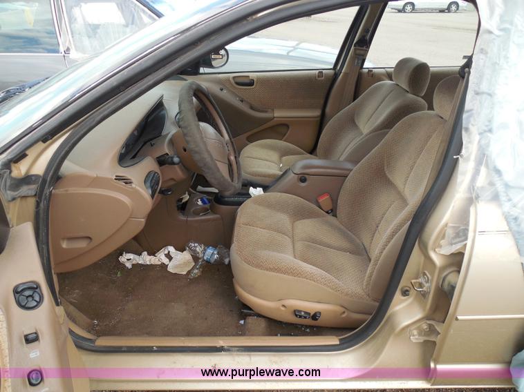 image for item I3366 2000 Dodge Stratus SE