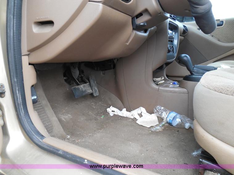 image for item I3366 2000 Dodge Stratus SE