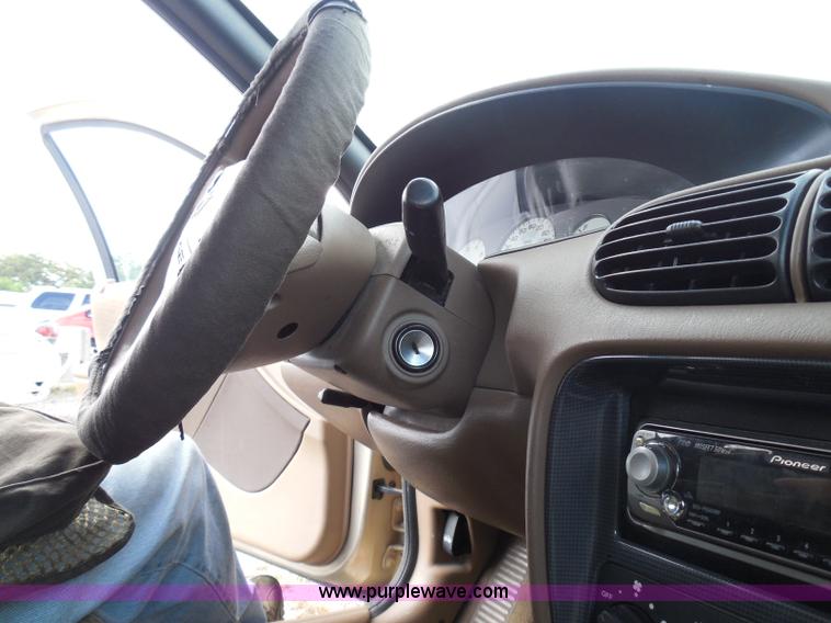 image for item I3366 2000 Dodge Stratus SE