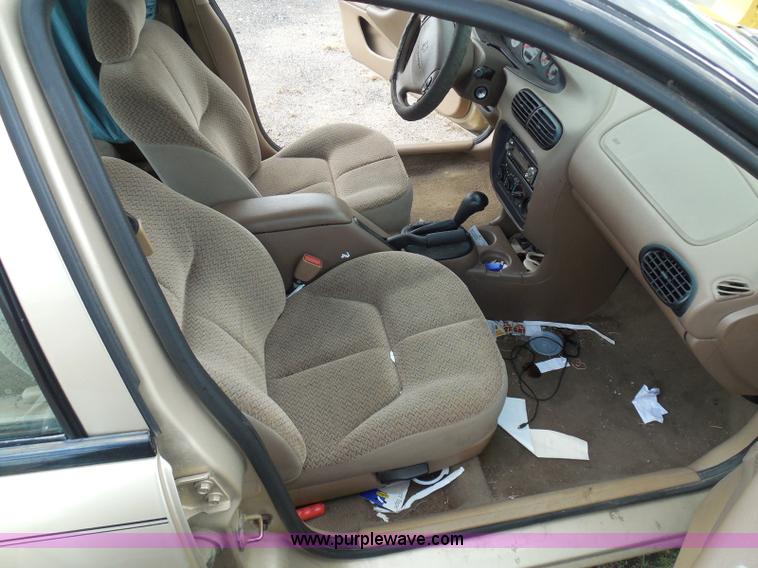 image for item I3366 2000 Dodge Stratus SE